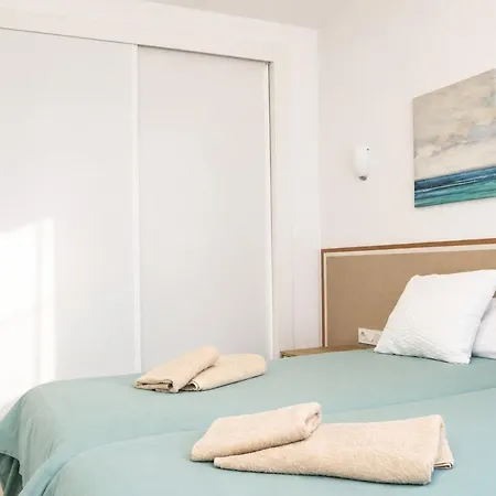 Con Piscinas, Terraza Privada, Parking Y Tenis - Casa Olabide